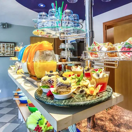 Luna Bed and Breakfast 4*